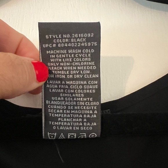 Chelsea & Theodore Black V-Neck Tank Top size XL (H116) - Picture 3 of 8